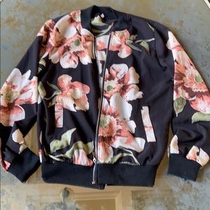 Basic jacket with zipper